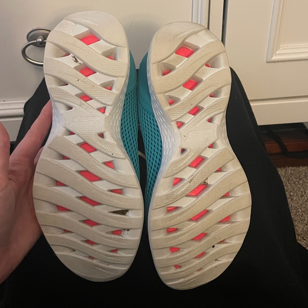 Skechers Teal Sneakers with White Details - Picture 6 of 10